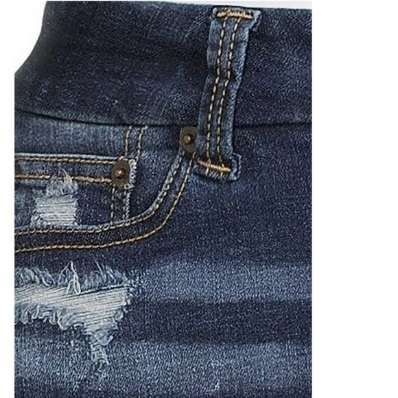 No Boundaries Super High Rise Distressed Denim Mini Skirt Dark Wash Size 13 NWT - Picture 4 of 4